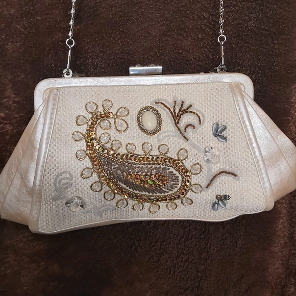 💢SOLD💢Vintage purse . beige long and shorter chain straps - Picture 5 of 13